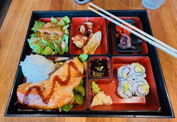 Salmon bento box