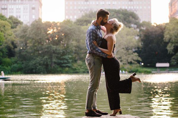 Romantic central park engagement photography session