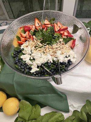 Organic Spinach salad with fresh berries, almonds and goat cheese with sweet balsamic vinaigrette dressing! Yumm