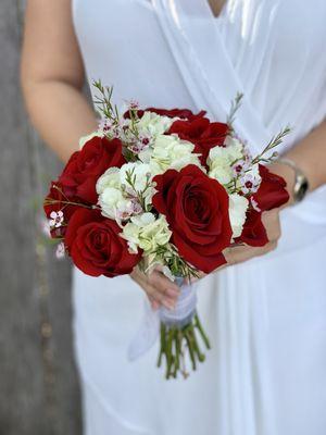 Red and white bride bouquet