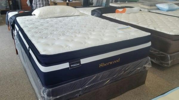 AmericanStar mattress Sherwood 7 zone pocket-coil system. Latex topper