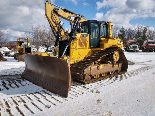 CAT D6T for Massive Earth Moving