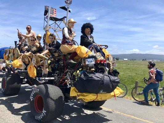 Kinetic sculpture race