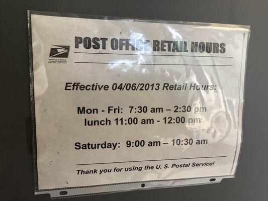 retail hours posted within lobby