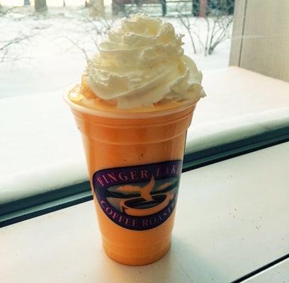 Discover fruity favorites...frozen blended drinks that delight!