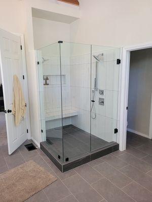 Frameless 90° Shower Door and 2 Panels, 3/8 Clear Glass, Matte Black Hardware.