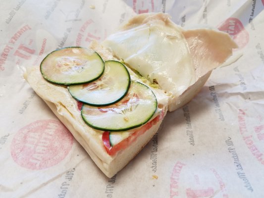 Dutchman Jimmy Johns doesn't understand the concept of extra cucumbers and extra tomatoes :(