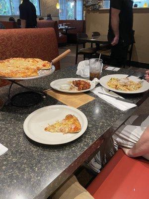 Cheese pizza, Spicy Buffalo Wings, and Chicken Parmesan