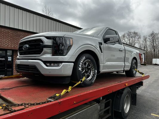 Picked up at a speed shop took this to another shop to get trans re geared. 1000 hp 2023 f150 this is a sweet truck