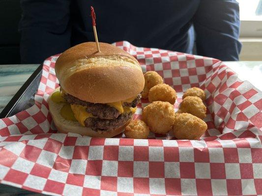 Double cheeseburger, (Side) Fried Mushrooms