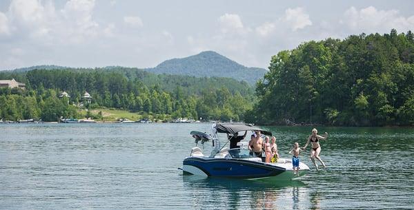 Boating on Lake Keowee