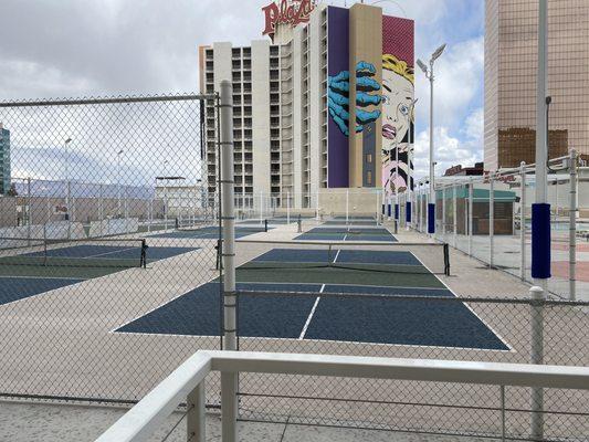 Plaza Pool & Pickleball