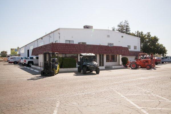 Fresno Parts Store Outside