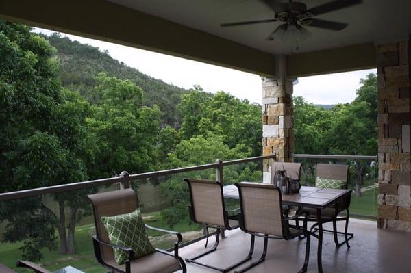 New condo on the Guadalupe River by the 4th Crossing Bridge at canyon Lake. Rio Guadalupe Condo.