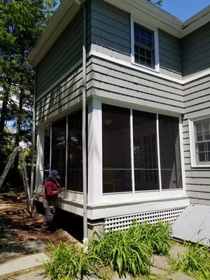 Restraining of an existing porch