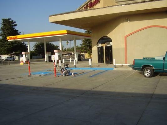 Beautiful Grocery Supermarket with Shell Fuel