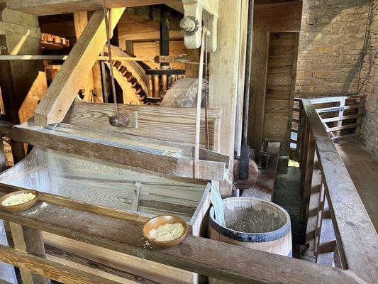 George Washington's Distillery & Gristmill