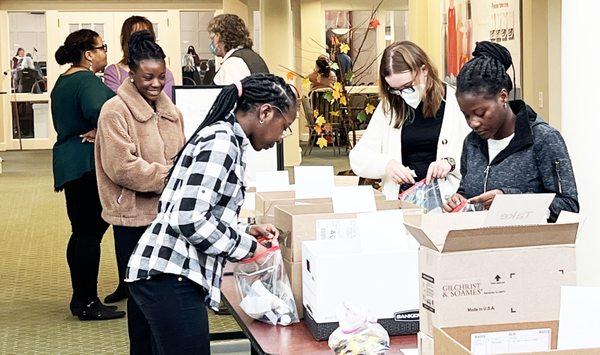 Packing hygiene kits for Nicasa Behavioral Health Services