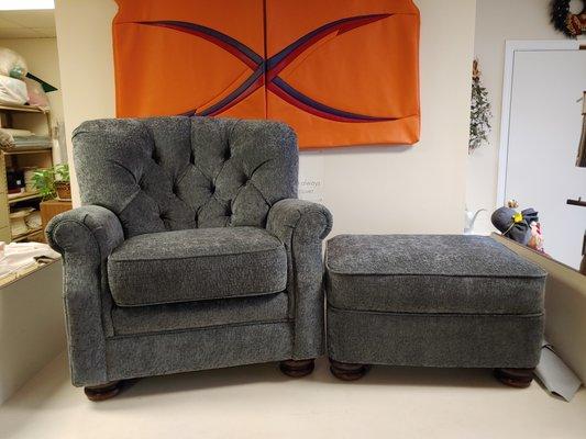 Tufted back chair with matching ottoman