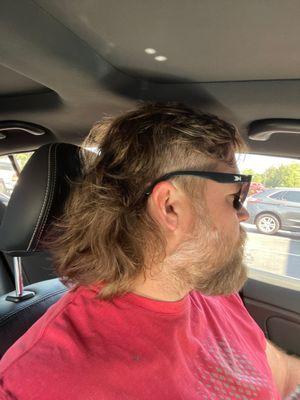 Mullet season is here and Jenny did a great job getting me what I wanted.  I will be back.  Thanks Jenny!