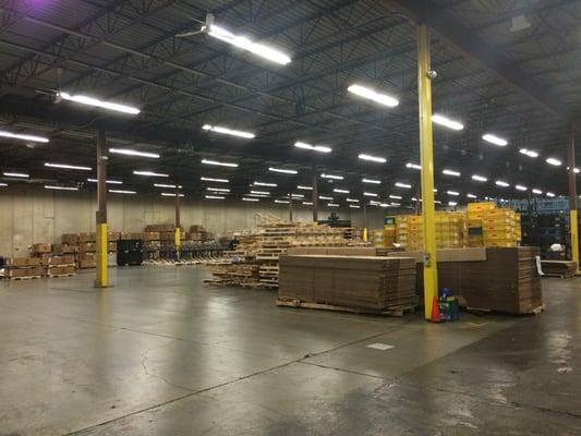 Large (100,000SF) manufacturing and warehousing facilities available for lease or sale.