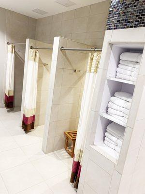 Showers and towels are provided free of charge to members.