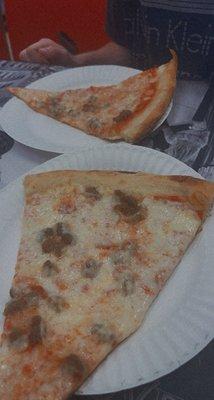 Sausage cheese pizza