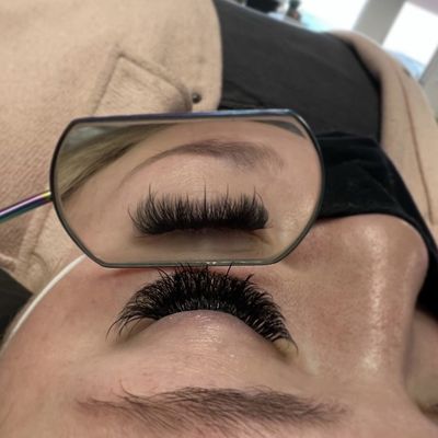 Strip lash mega volume set by Courtney