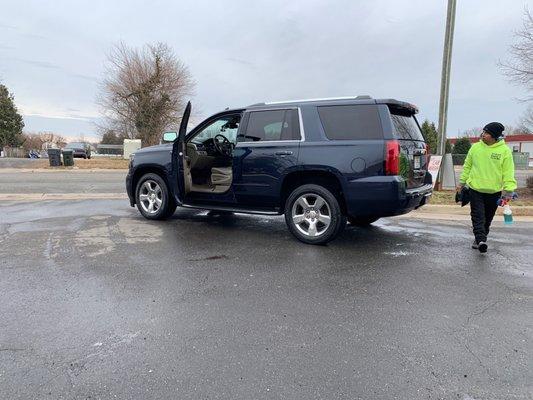 Getting the Tahoe cleaned up, until it rains this evening.  Nice friendly staff at Sills