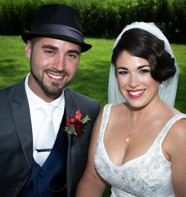 Fourth of July bride looks gorgeous with this vintage inspired look.