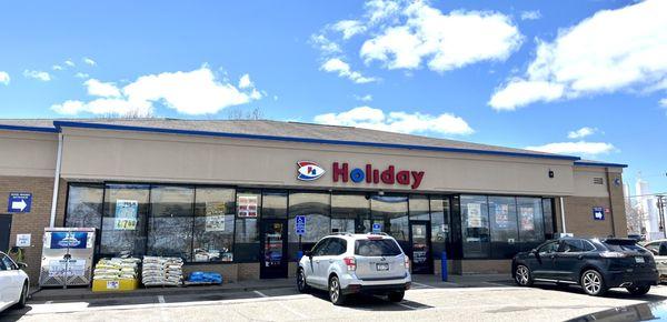 Holiday Stationstores