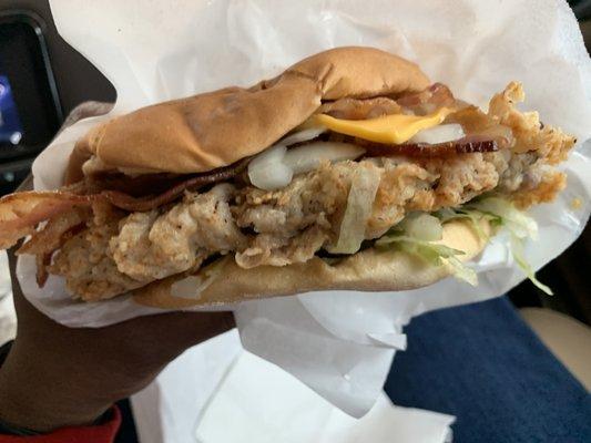 Deluxe chicken fried steak samwich.