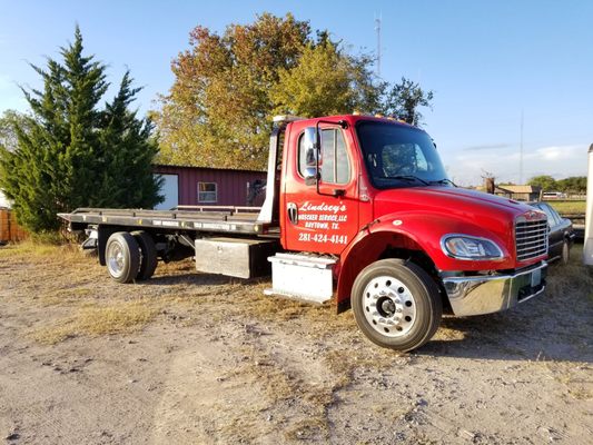 Lindsey's Wrecker Service & Auto Repair