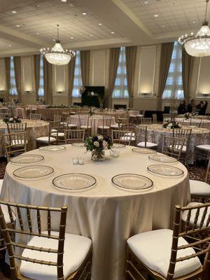 Saint John Resort, Plymouth, Mi Gold Chiavari Chair w/White Pad, Champagne Lamour Satin Linen w/Gold Rimmed Hammered Glass Charger