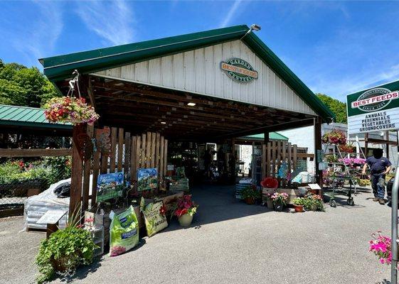 Best Feeds Garden Center