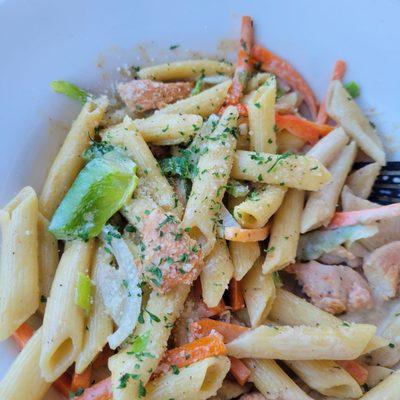 Rasta pasta with chicken and vegetables