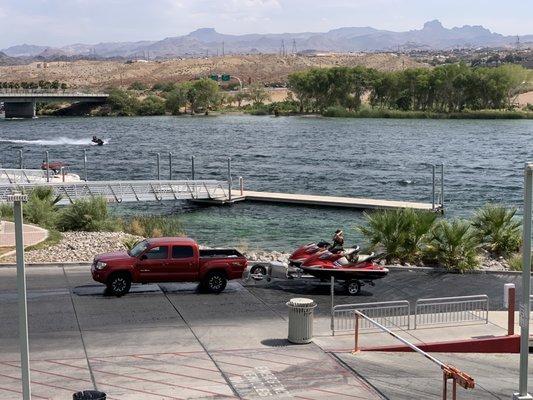 Launching jet skis at Laughlin