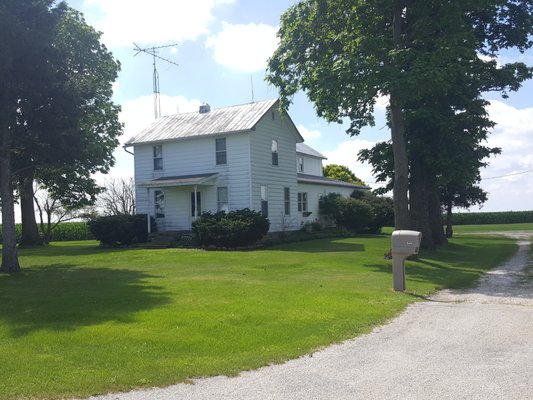 Clifton, IL  60 acre Farm With outbuildings, 58.49 Tillable acres