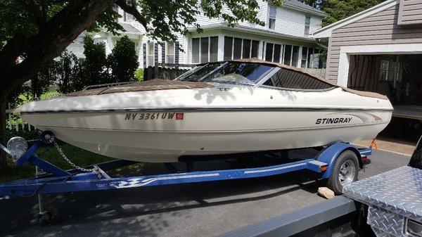 Sting Ray with open Bow and Tonneau Cover