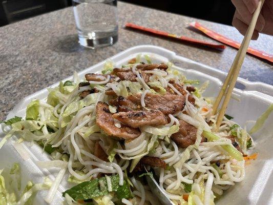 Bún thịt nướng (Rice noodle with sliced grilled pork)