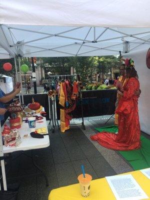 Free photo booth with fun Chinese props