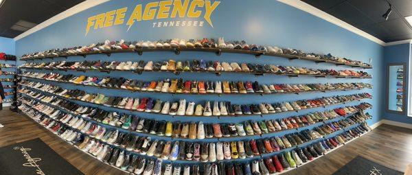 Sneaker wall