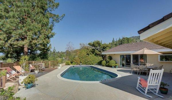 La Canada Flintridge. $1,747,000