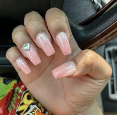 Faint ombré with a heart jewel