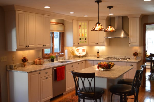 A lovely, classic Mansfield kitchen welcomes friends and family. Designed and installed by Attleboro Kitchen and Bath