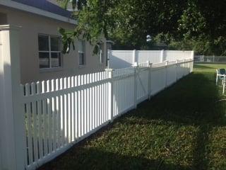 Vinyl fence cleaning after