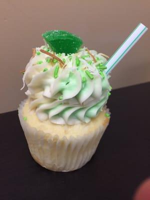 Coconut lime cupcake - very good!