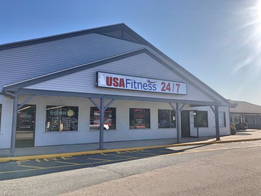 USA Fitness open 24/7. Co-ed and Women's  Fitness Center.