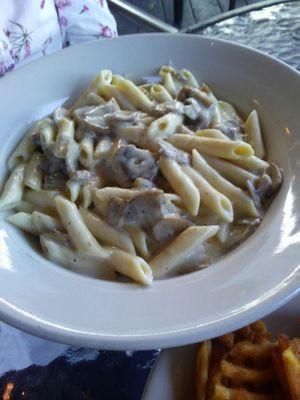 Creamy mushroom pasta