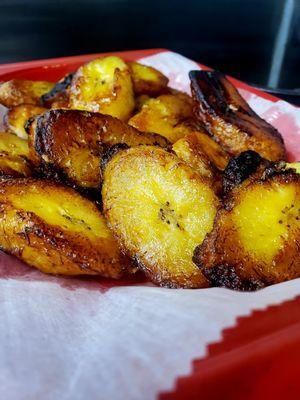 Platanos fritos 
Fried plantains